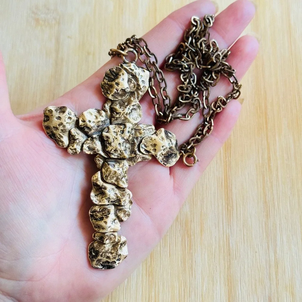 VTG Runway Regal Cross necklace Statement Bold Chunky Gold Tone‎ Brutalist 30